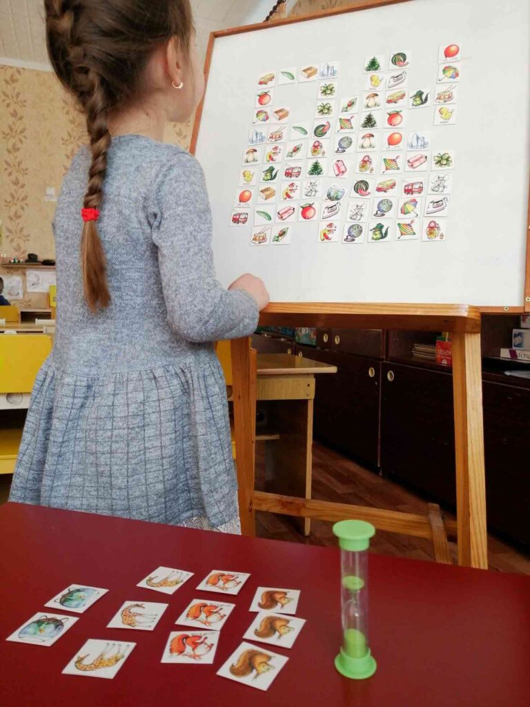 Дидактическая игра «Тройки» для детей в детском саду