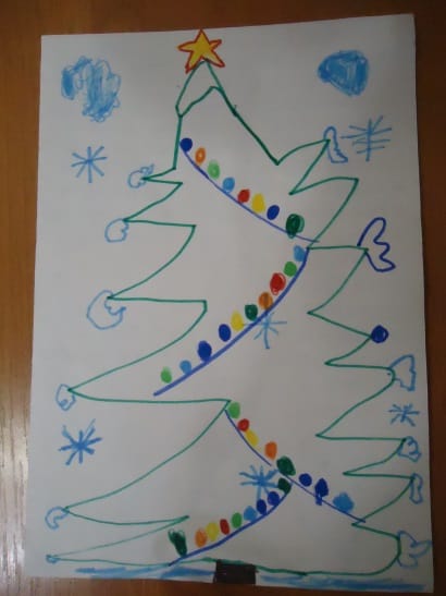 Дети с помощью взрослых написали письма Деду Морозу. Красочно оформили свои пожелания.