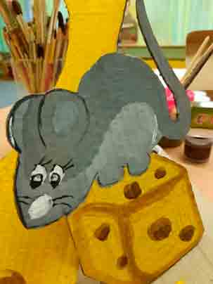 Мастер-класс для детей 6-7 лет: Гуашью раскрашиваем мышонка и сыр с двух сторон (фото №6).