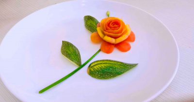 Поделка цветок из томатов